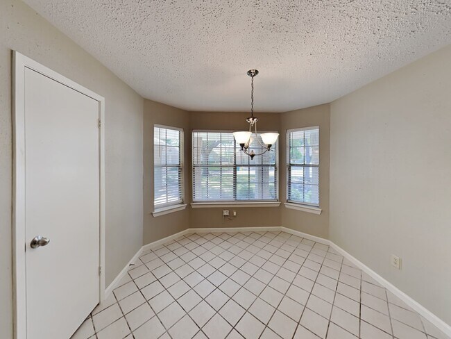 Building Photo - 6610 Bellfield Manor Ln