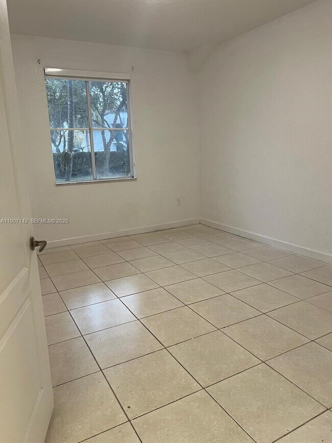 Building Photo - 17710 NW 73rd Ave