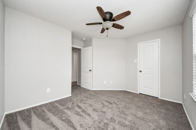 Building Photo - 16130 Beachside Pl