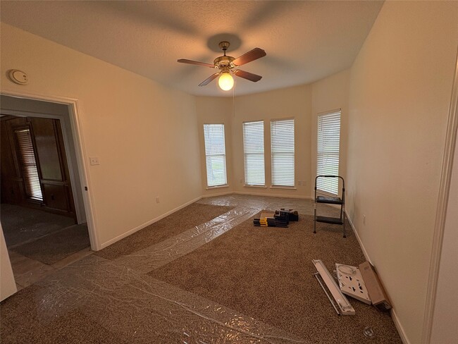 Building Photo - 505 Huckleberry Dr