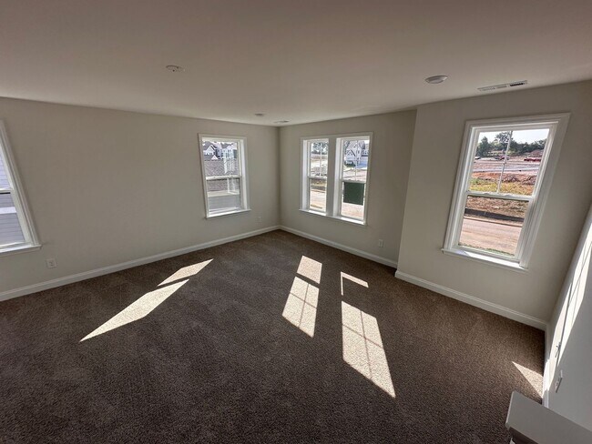 Building Photo - 2024-Built Beautiful 4-Bedroom and 3.5 Bat...