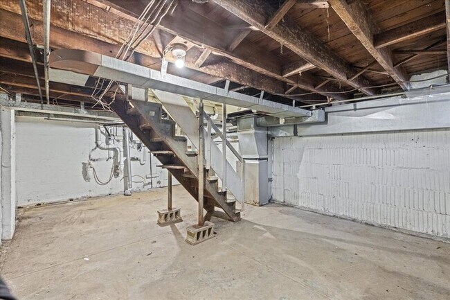 Building Photo - 2802 N Constitution Rd