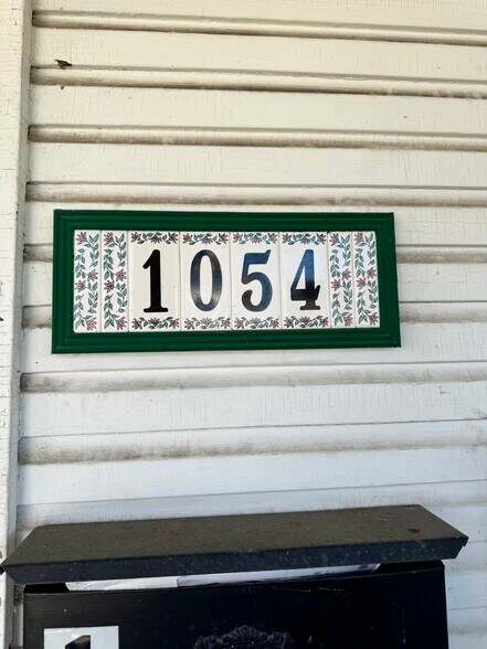 Building Photo - 1054 Vance Ave