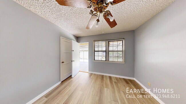 Building Photo - 13950 Garber St