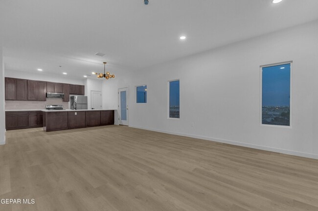 Building Photo - 1519 Golden Hill Terrace