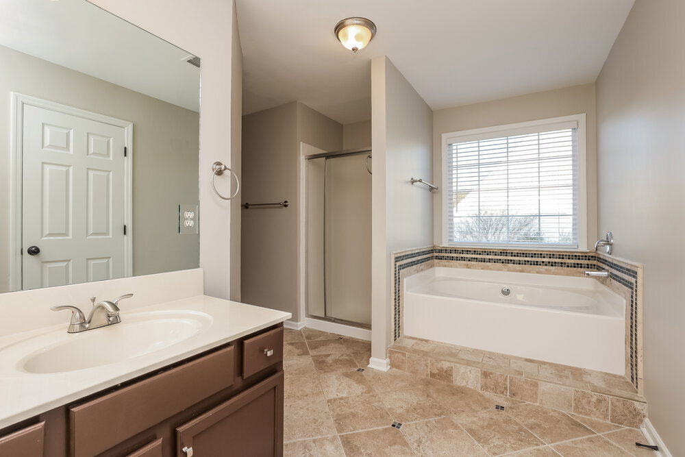 Building Photo - 707 Bob White Ct