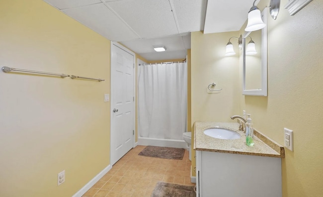 Building Photo - 2912 Tucson Dr