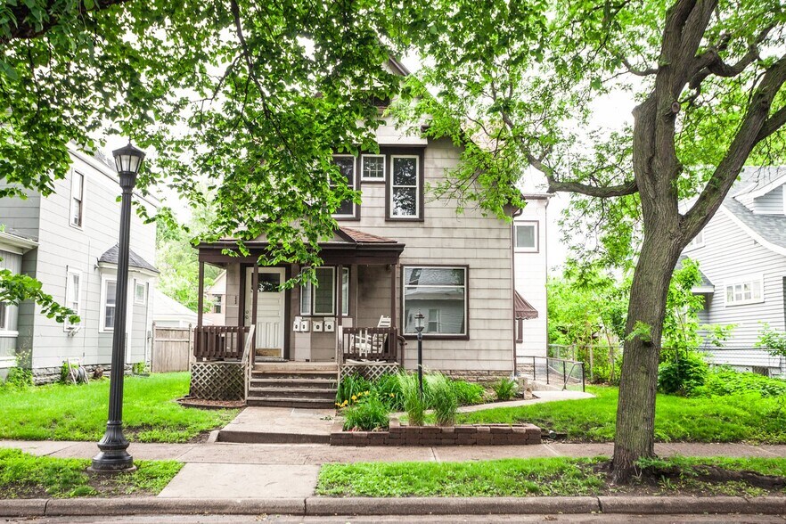 Building Photo - 2713 Fremont Ave S