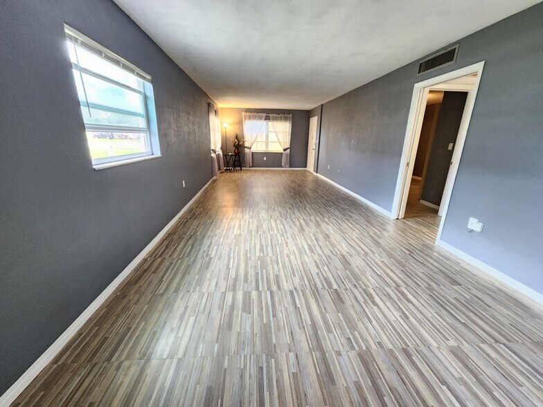 Building Photo - 5155 9th Ave N