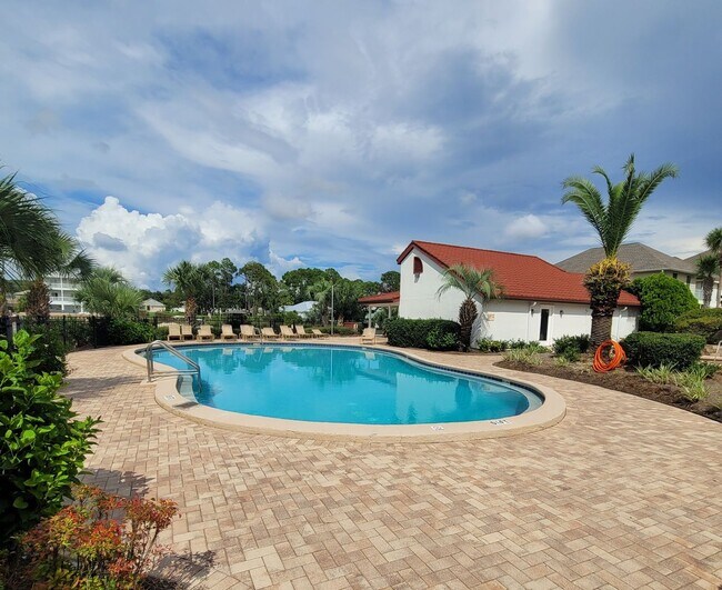 Building Photo - 8730 Thomas Dr