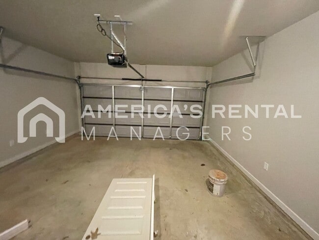 Building Photo - 333 Buckhorn Cir
