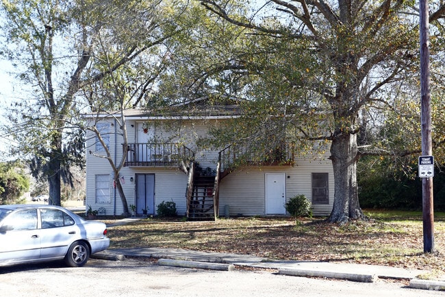 Building Photo - Willowtree Apartments