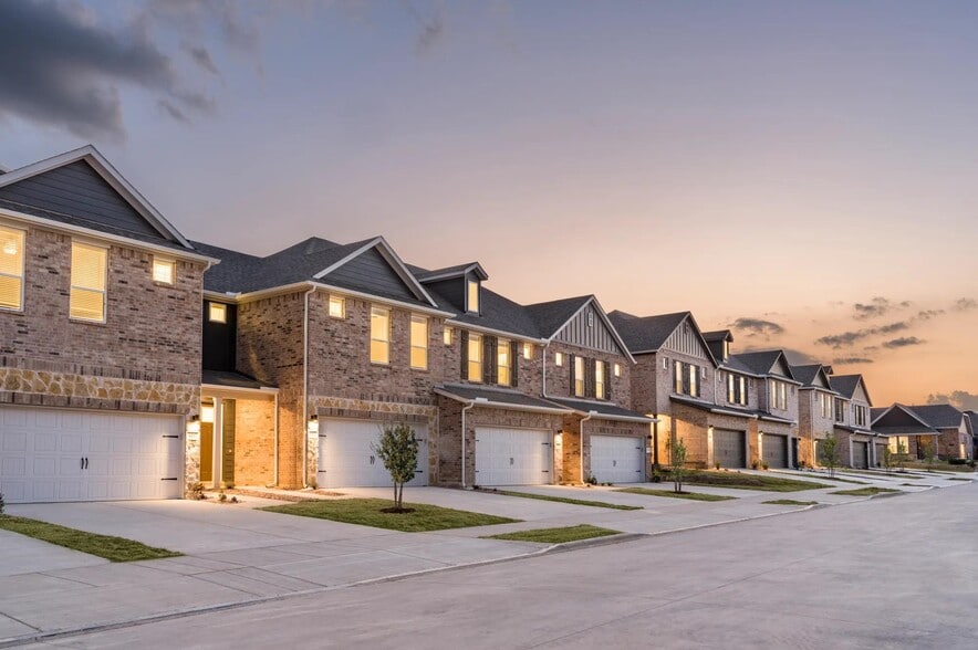 Gourmet kitchens and designer bathrooms make your 3-bedroom townhome unique. - Amavi Celina