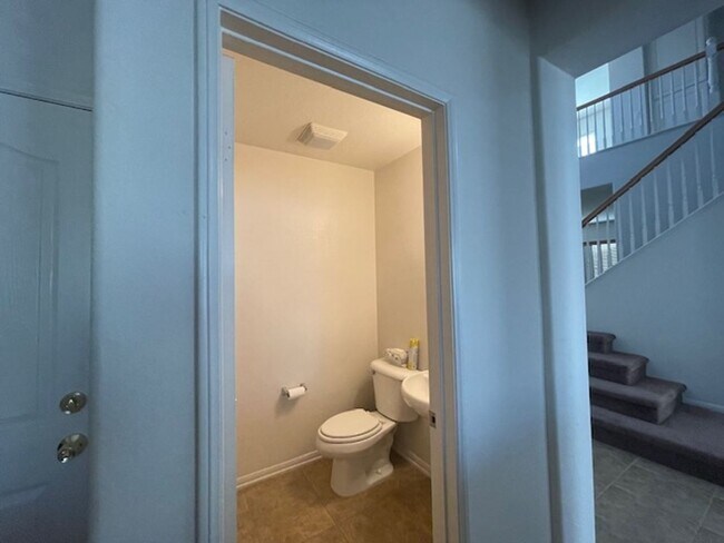 Building Photo - EASTVALE GREAT NEIGHBORHOOD- 4+2.5 EXECUTIVE HOME, QUIET NEIGHBORHOOD - AVAILABLE NOW!!! ONLY 1 G...
