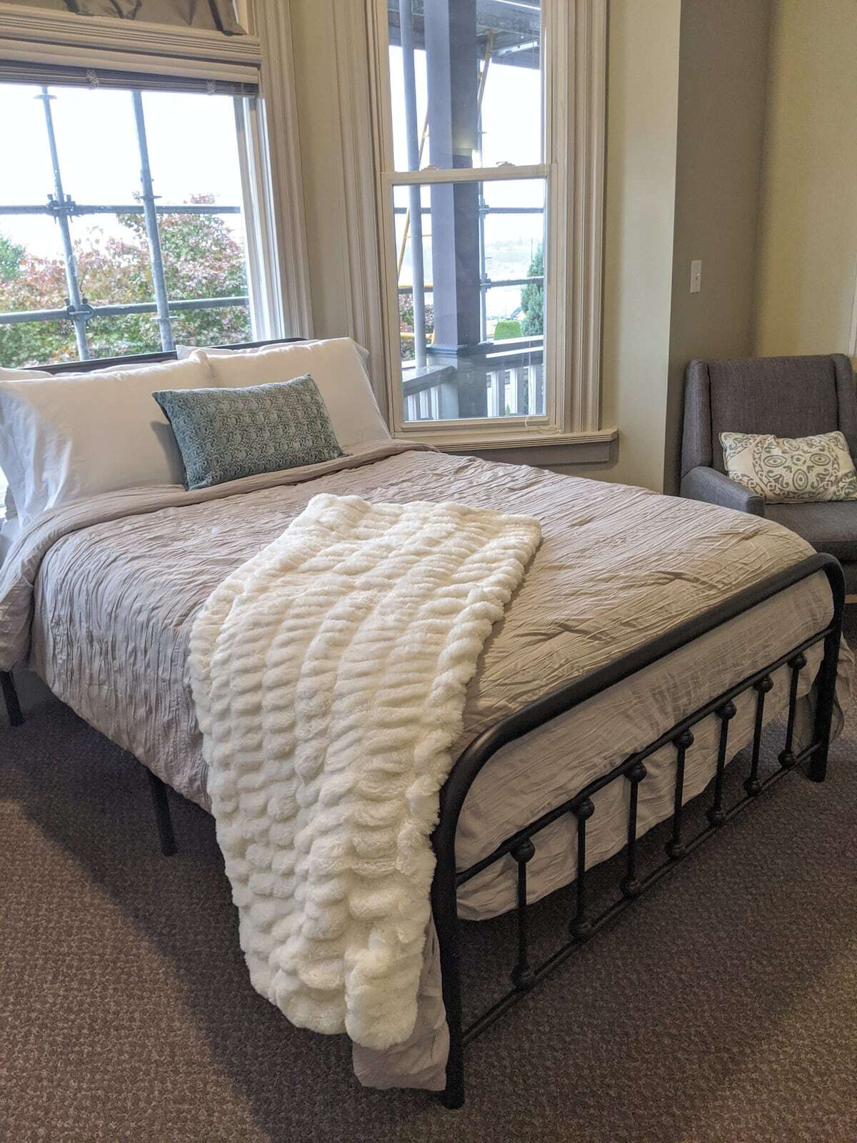 Building Photo - 1910 S G St