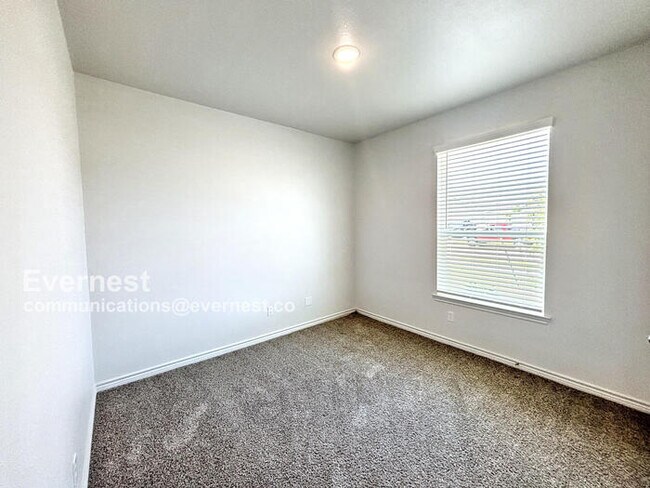 Building Photo - 8507 Glade Dr