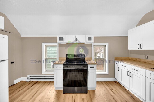 Building Photo - 1011 Jennette Ave NW