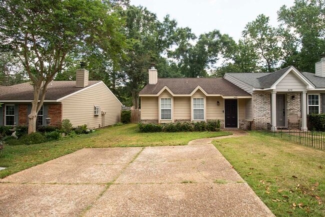 Building Photo - 425 High Point Ln