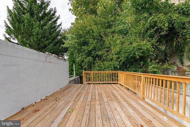 Building Photo - 228 Hermitage St