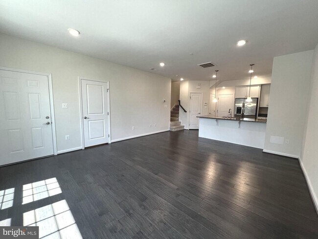 Building Photo - 8005 Orchard Grove Rd