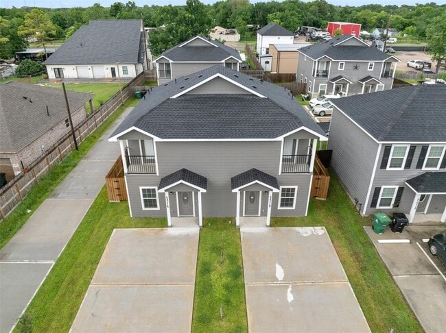 Building Photo - 6421 Osprey Dr