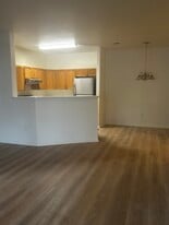 Kitchen / Dining area - 7454 S Alkire St