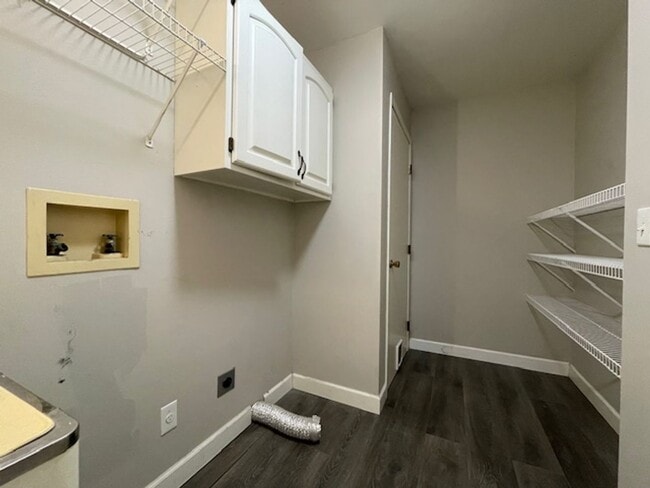 Building Photo - 5341 Bees Ln