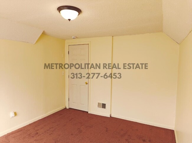 Building Photo - 35130 June Dr