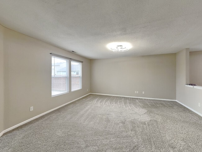 Building Photo - 8147 Retreat Ln