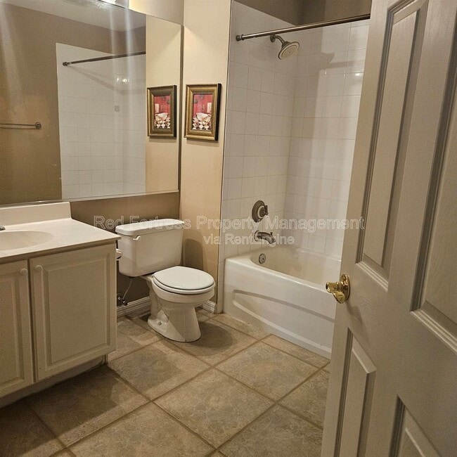 Building Photo - 8271 Village Edge Cir