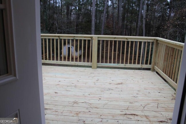 Building Photo - 135 Omega Dr