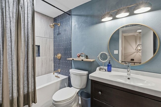 Building Photo - 905 Silver Quail Ln