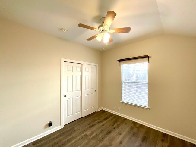 Building Photo - **APPLICATION RECEIVED** AVAILABLE! Spacious 3-Bedroom Home in a Secure Gated Community!