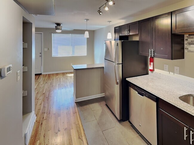 Building Photo - Lantern Square Apartments-A3