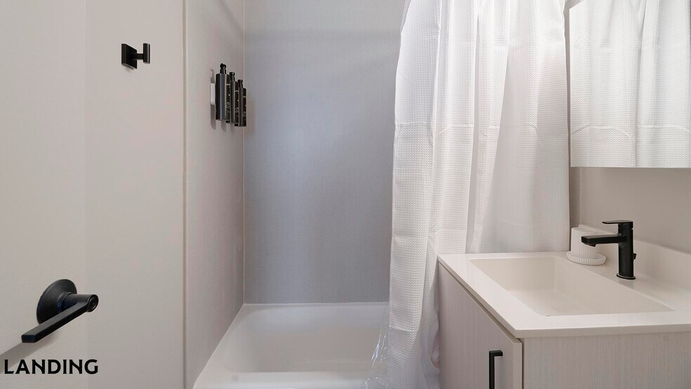 Building Photo - 1922 W Ogden Ave