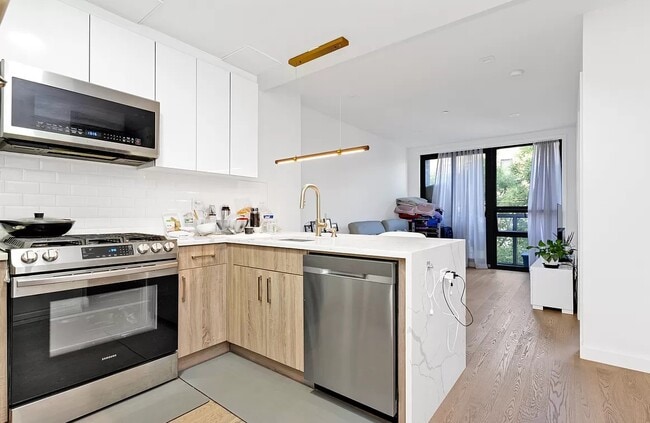 Building Photo - Modern 1BR – Limited Availability