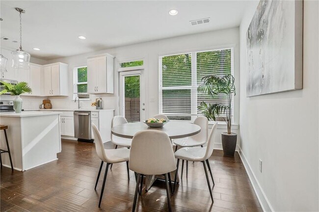 Building Photo - 2235 Mulsanne Dr