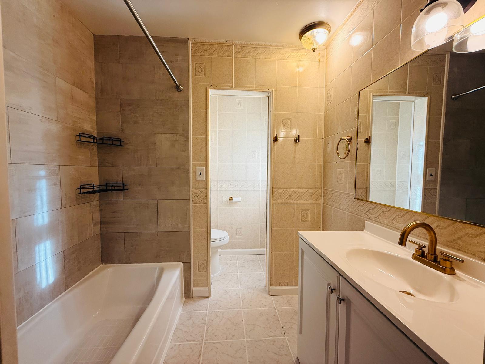 Building Photo - 86 W Main St