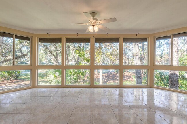 Building Photo - 24 Pinehurst Pl