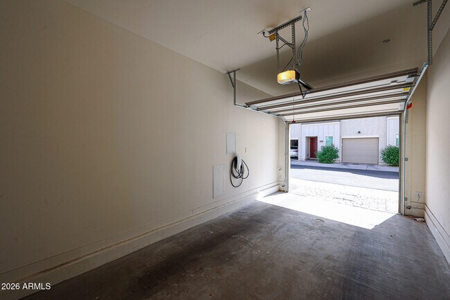 Building Photo - 2236 W Laurie Ln