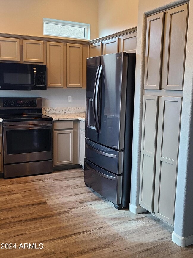 Building Photo - 17407 N Larkspur Ln