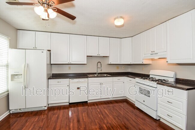 Building Photo - 3459 Lee Ct