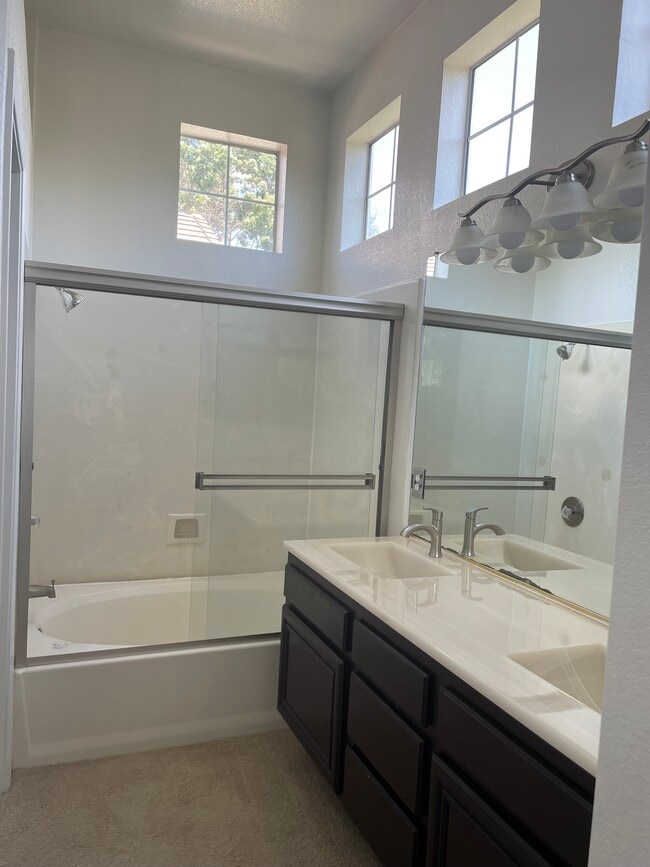 Building Photo - 138 Trenton Cir