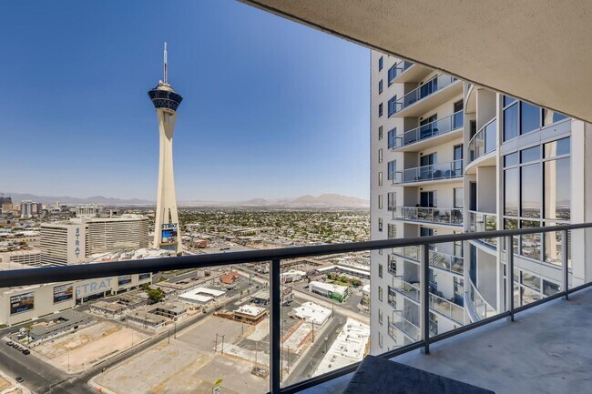 Building Photo - Furnished High rise Just Off the Las Vegas...