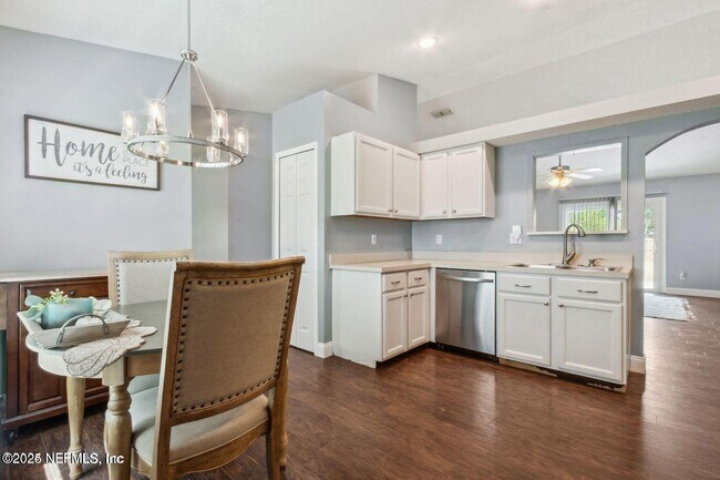 Building Photo - 11546 Twin Oaks Trail