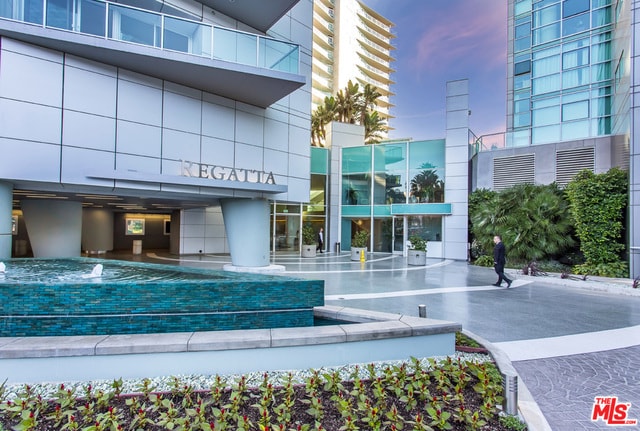 Building Photo - 13600 Marina Pointe Dr