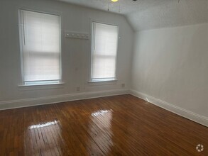 Building Photo - Cozy 1 BR/BA near hospitals!