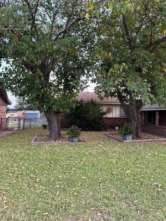 Building Photo - 1919 Margaret Dr