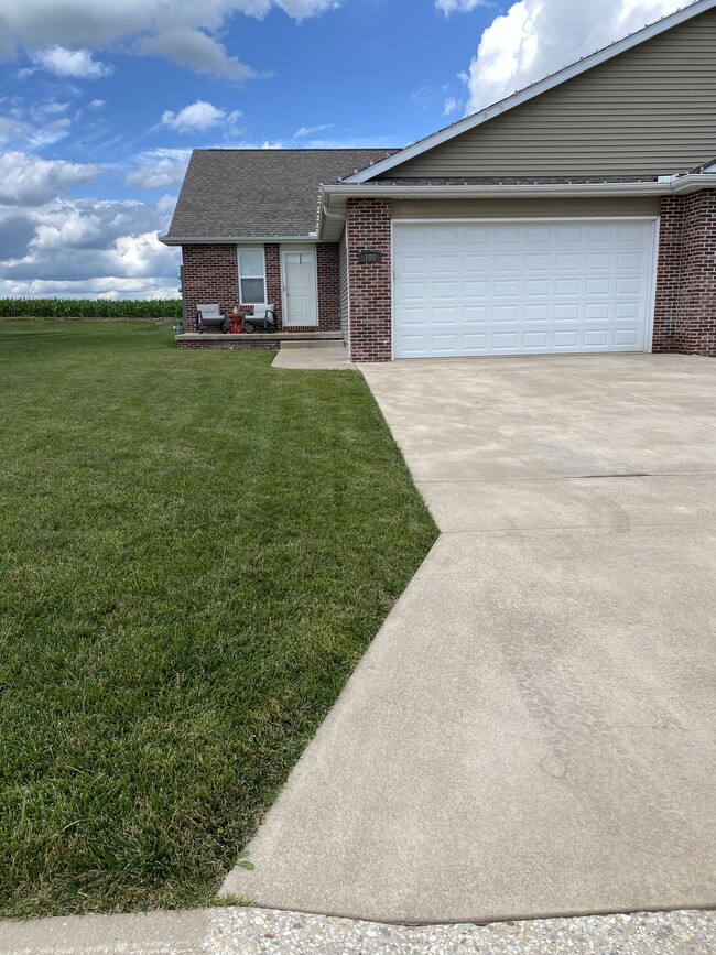 Building Photo - 100 Scenic Drive