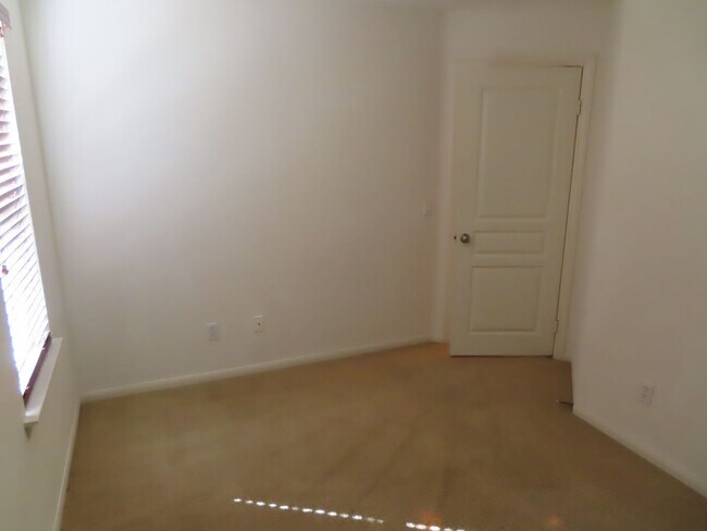 Building Photo - 3125 Harbor Ridge Ln